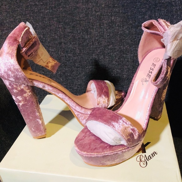 Heels - Picture 3 of 5